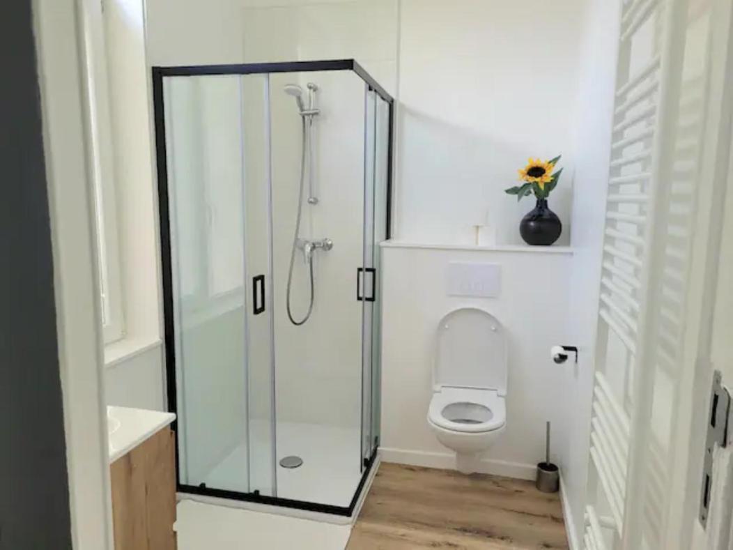 Brand New Rooms With Private Bathroom And Balcony-Terrasse Brussels Exterior photo